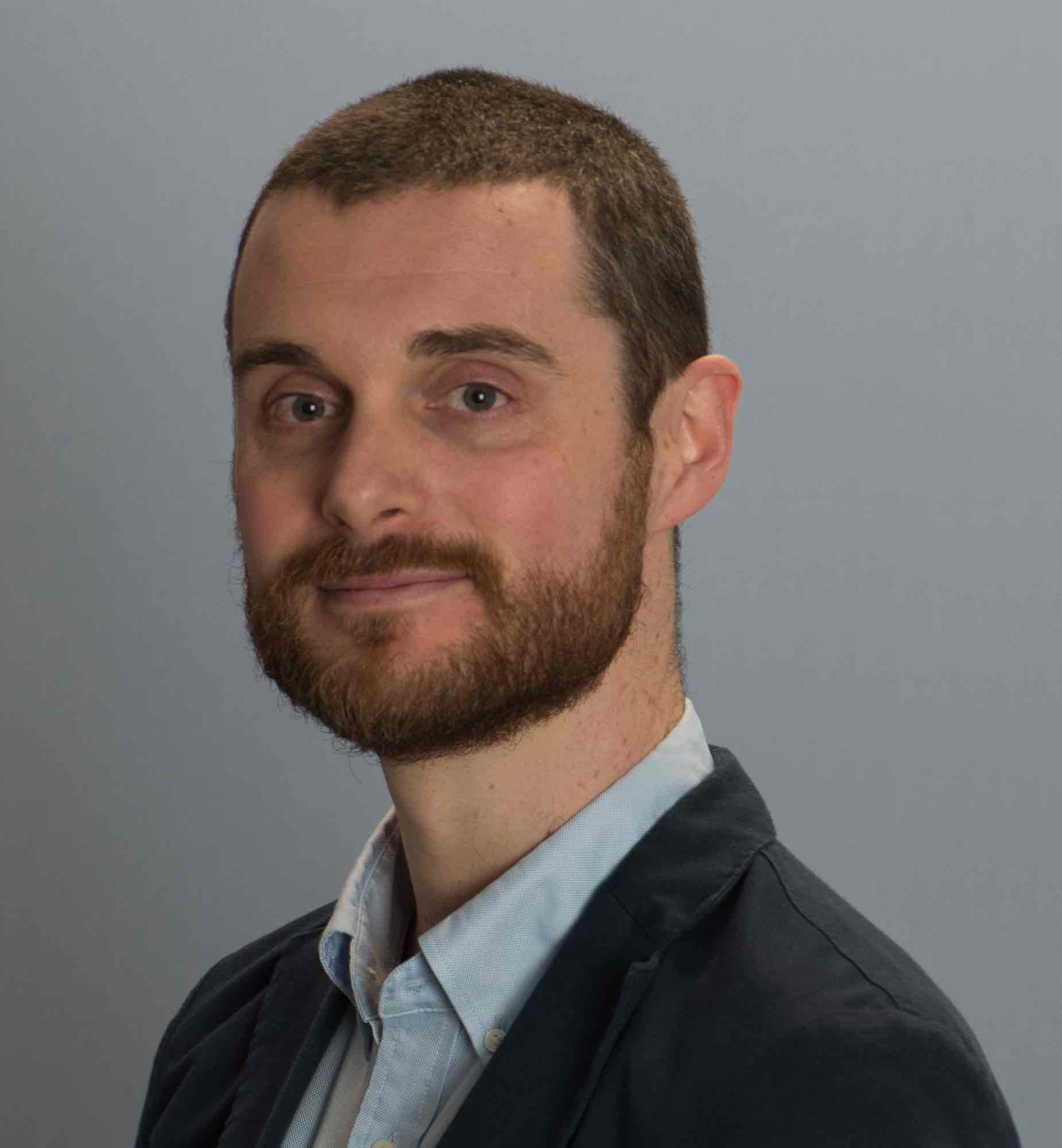 Phill photo side on small size